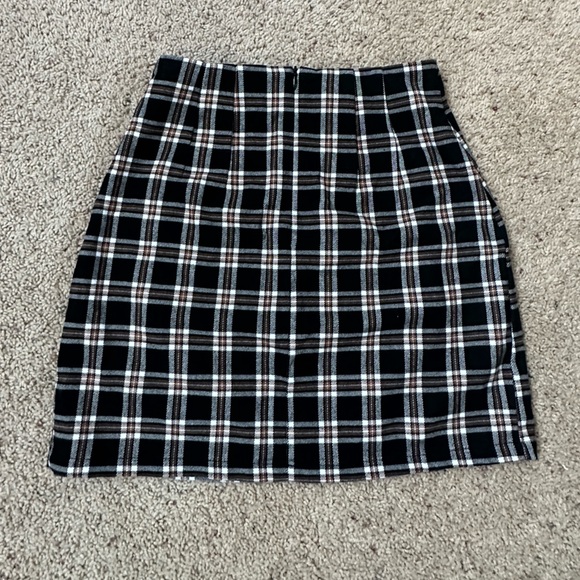 Brandy Melville skirt - Picture 3 of 4